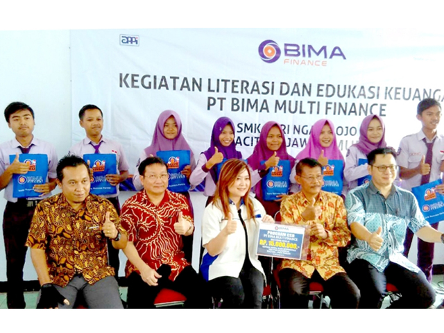 PT BIMA MULTI FINANCE SALURKAN BANTUAN PENDIDIKAN